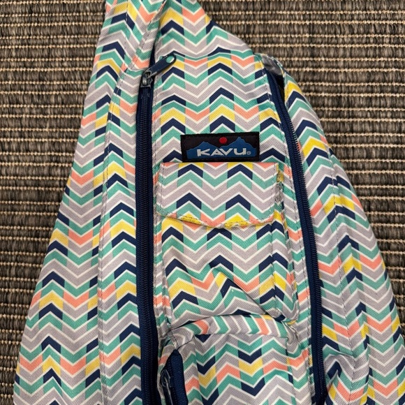 KAVU Multicolor Chevron Rope Sling Bag - Picture 2 of 6